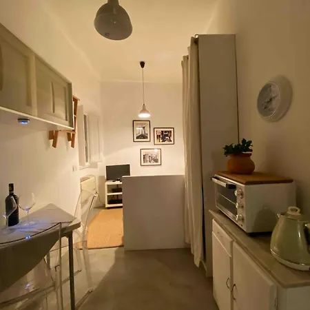 Piccolo Monolocale In Convento Del 1600 *